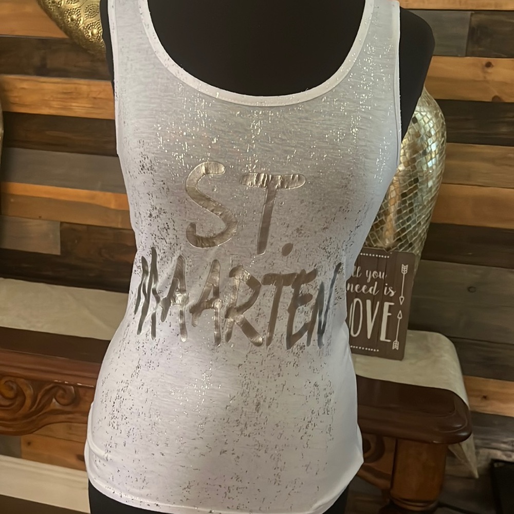 Top white medium